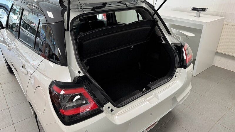 Ny Suzuki Swift 83 HK (61 kW) 2025 Vit Halvkombi