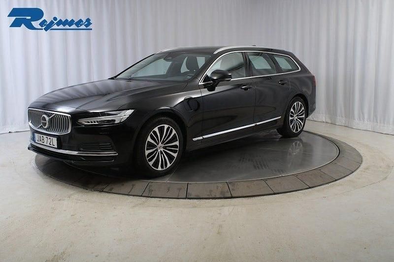Svart Begagnad 2023 Volvo V90 Core Kombi | 339 800 kr (Marknadspris) - Bild 1/4