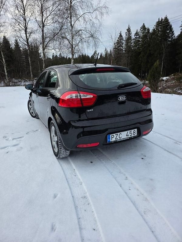 Begagnad Kia Rio 84 HK (61 kW) 2014