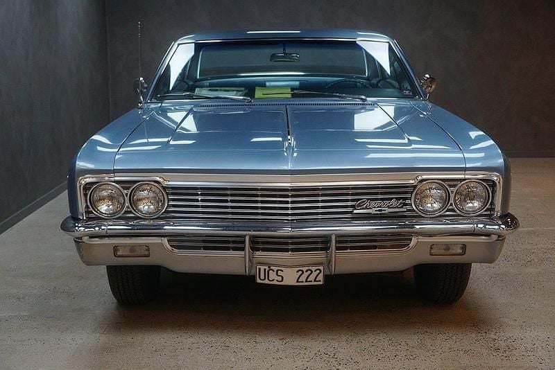 Begagnad Chevrolet Impala Sport 199 HK (146 kW) 1966 Ljusblå Sedan