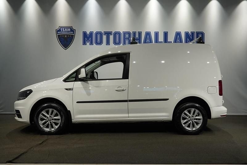 Vit Begagnad 2018 VW Caddy Minibuss | 134 900 kr (Marknadspris) - Bild 1/4