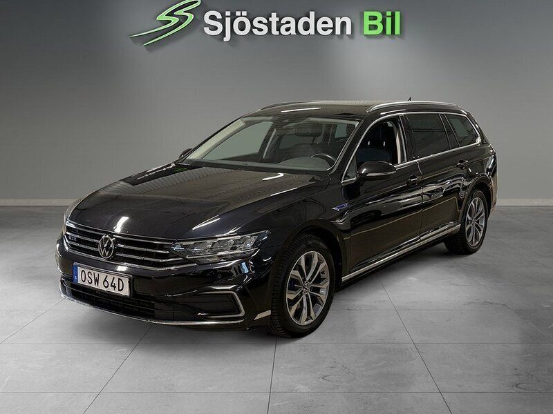Svart Begagnad 2022 VW Passat GTE Kombi | 309 900 kr (Lite dyr) - Bild 1/3