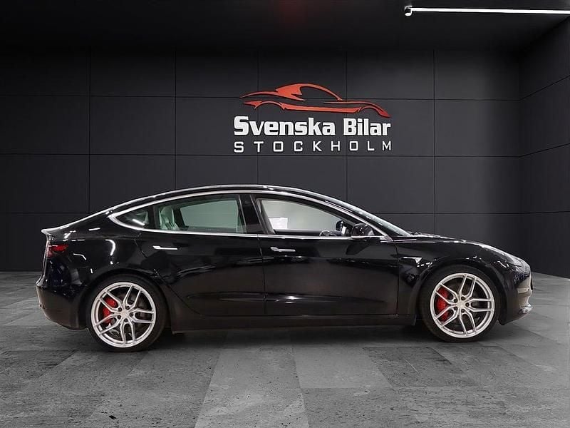 Begagnad Tesla Model 3 Performance 377 kW (513 HK) 2019 Svart Sedan