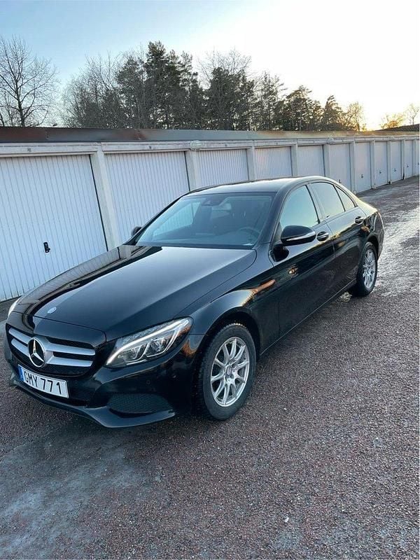Svart Begagnad 2015 Mercedes C220 Sedan | 155 000 kr (Bra pris) - Bild 1/4