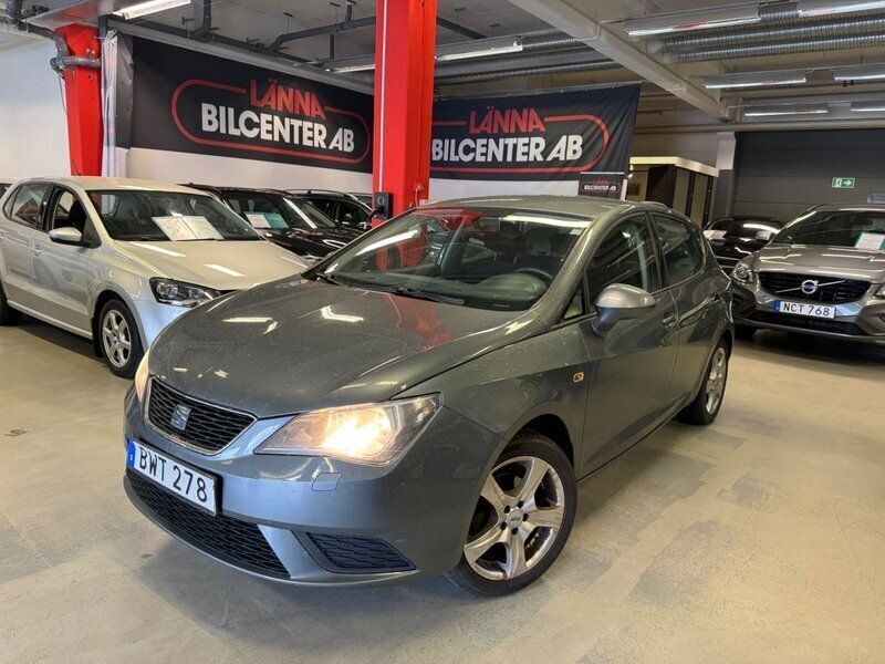 Grå metallic Begagnad 2014 Seat Ibiza Halvkombi | 79 900 kr (Lite dyr) - Bild 1/4
