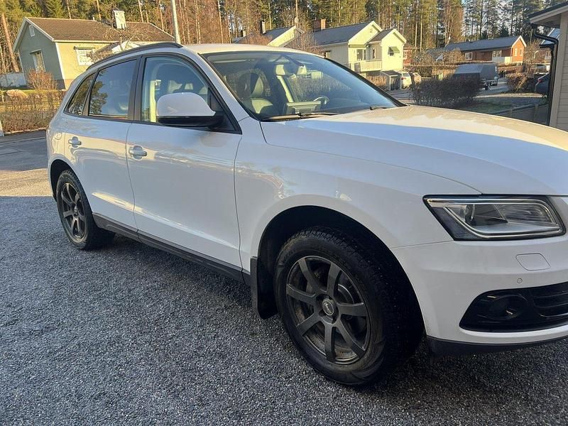 Vit Begagnad 2013 Audi Q5 Design SUV | 139 000 kr (Bra pris) - Bild 1/4