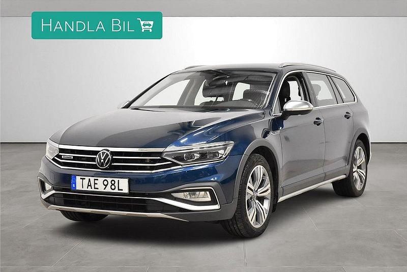 Blå Begagnad 2020 VW Passat Alltrack Kombi | 269 900 kr (Marknadspris) - Bild 1/4