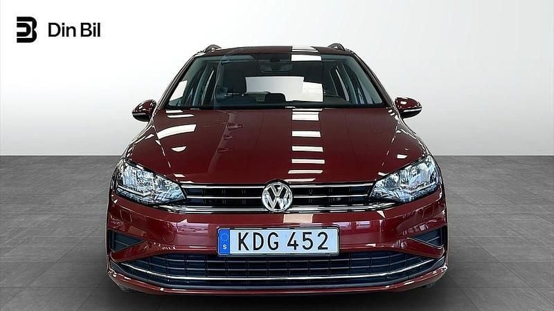 Begagnad VW Golf Sportsvan 110 HK (80 kW) 2018 Mörkröd Minibuss
