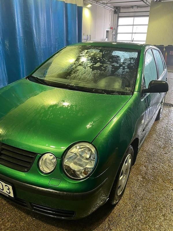 Begagnad 2004 VW Polo Halvkombi | 23 000 kr (Marknadspris) - Bild 1/1