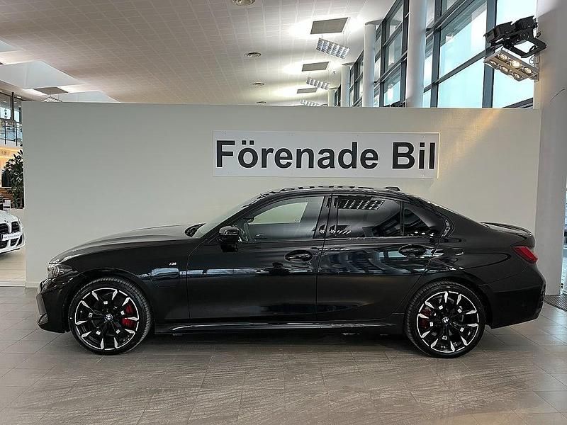 Begagnad BMW 330e Comfort Edition 184 HK (135 kW) 2024 Svart Sedan