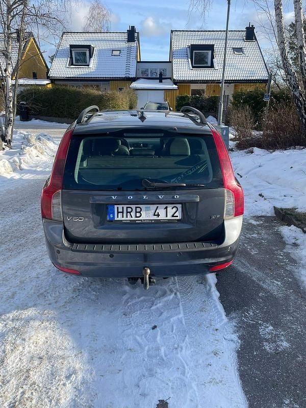Begagnad Volvo V50 125 HK (91 kW) 2009 Grå metallic Kombi