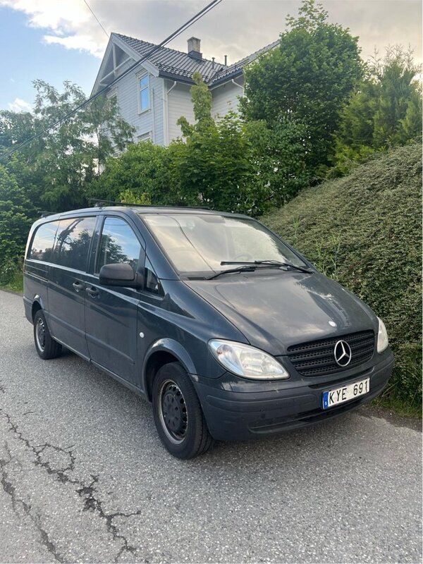 Svart Begagnad 2011 Mercedes Vito Minibuss | 45 000 kr (Bra pris) - Bild 1/4