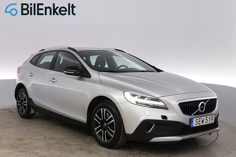 Silver Begagnad 2019 Volvo V40 CC Kombi | 218 900 kr (Marknadspris) - Bild 1/4