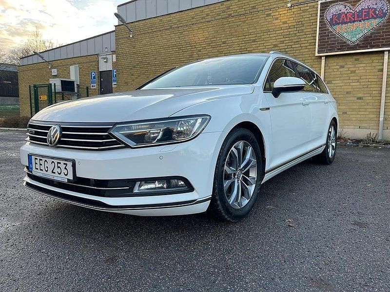 Vit Begagnad 2015 VW Passat GT Kombi | 166 000 kr (Marknadspris) - Bild 1/4