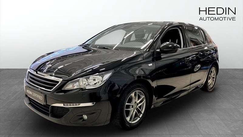 Svart Begagnad 2017 Peugeot 308 Halvkombi | 104 900 kr (Marknadspris) - Bild 1/4