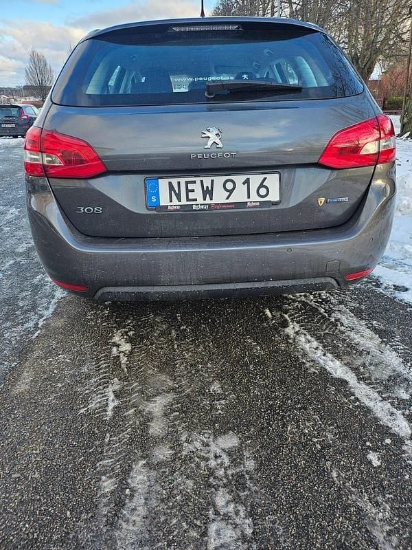 Begagnad Peugeot 308 SW 110 HK (80 kW) 2016 Grå metallic Kombi