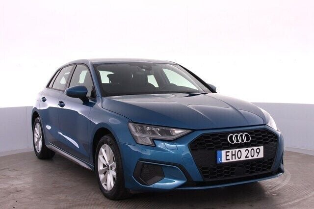 Atollblå metallic Begagnad 2022 Audi A3 Proline | 229 000 kr (Marknadspris) - Bild 1/4
