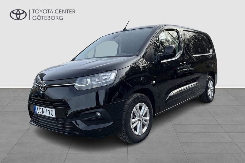Svart Ny 2024 Toyota Proace City Van | 369 000 kr (Bra pris) - Bild 1/4