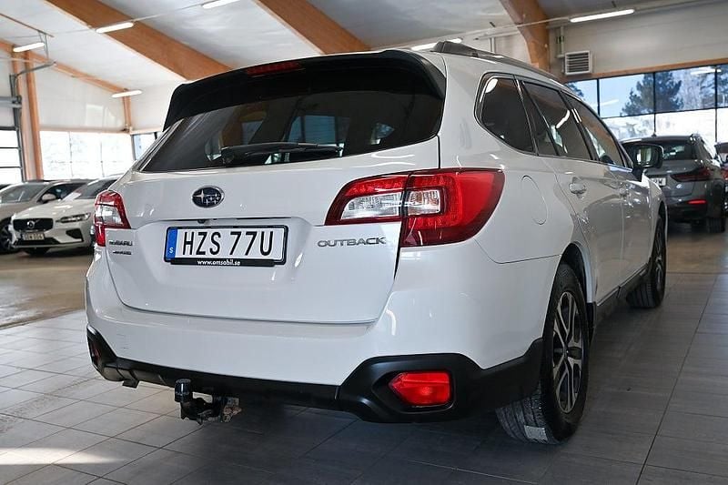 Begagnad Subaru Outback 175 HK (128 kW) 2020 Vit Kombi