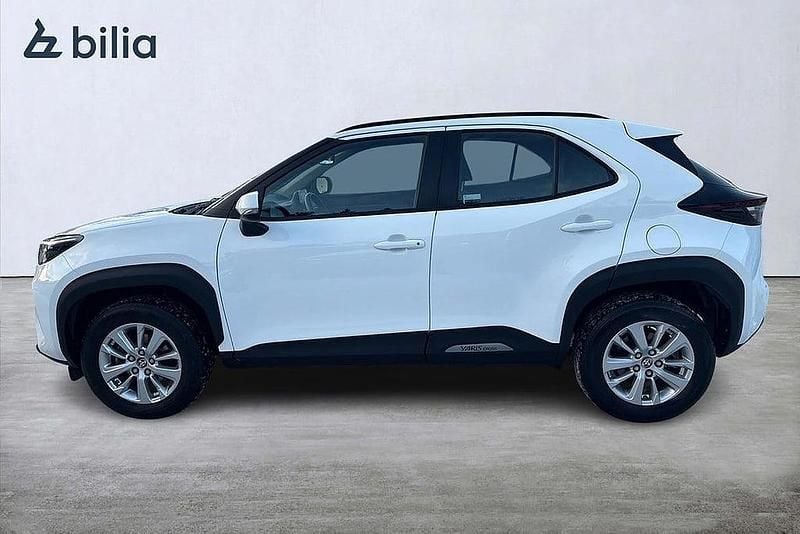 Begagnad Toyota Yaris Cross Active 92 HK (67 kW) 2024 Vit SUV