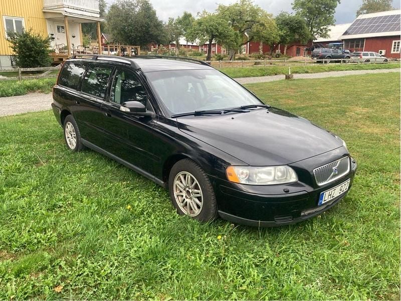 Svart Begagnad 2007 Volvo V70 Kinetic Kombi | 29 000 kr (Marknadspris) - Bild 1/4