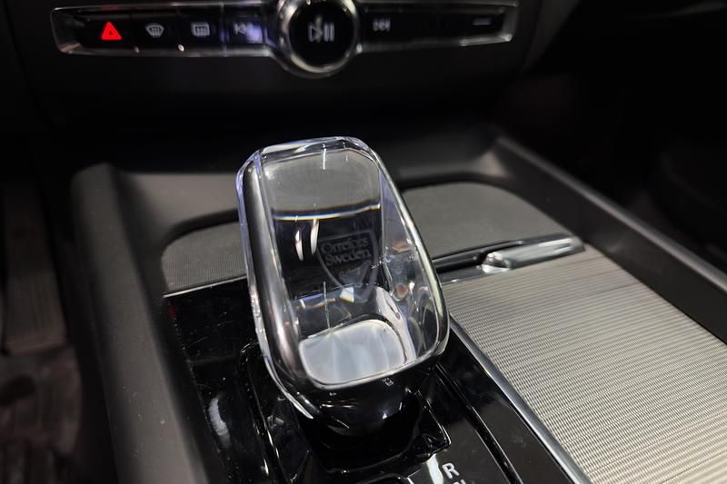 Begagnad Volvo XC60 Plus 253 HK (186 kW) 2024 Grå SUV