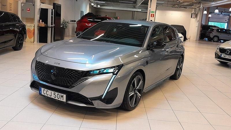 Grå (grå artense metallic) Begagnad 2024 Peugeot 308 GTi Halvkombi | 279 900 kr (Marknadspris) - Bild 1/4