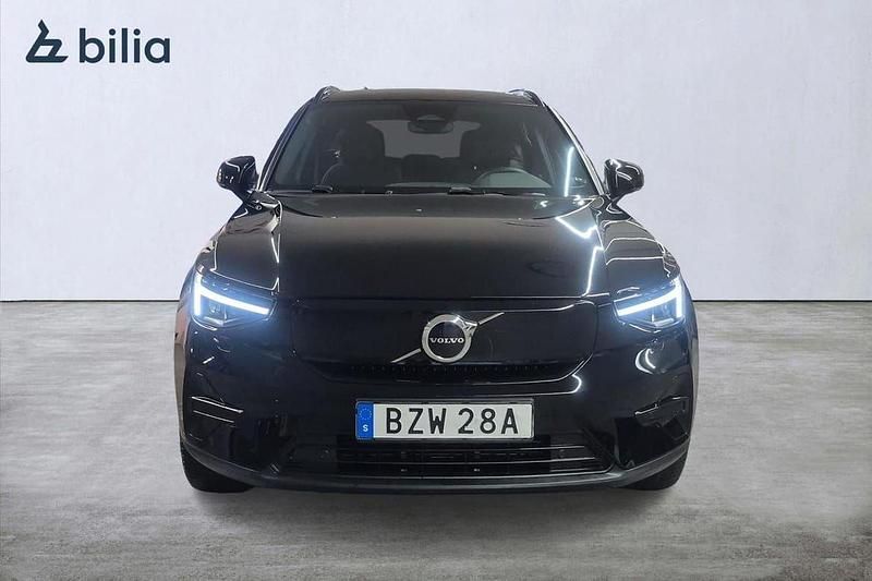 Begagnad Volvo XC40 Core 185 kW (252 HK) 2022 Svart SUV