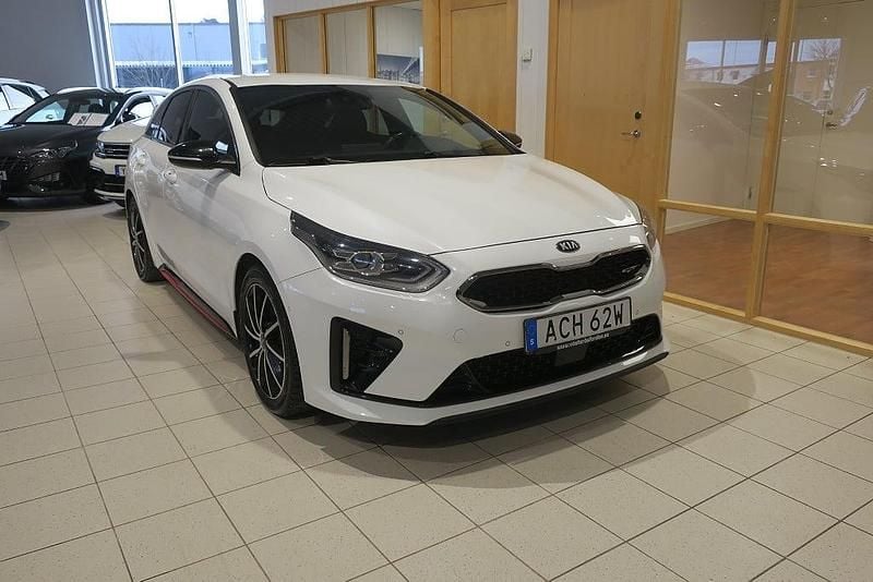 Begagnad Kia ProCeed GT 204 HK (150 kW) 2019 Vit Kombi