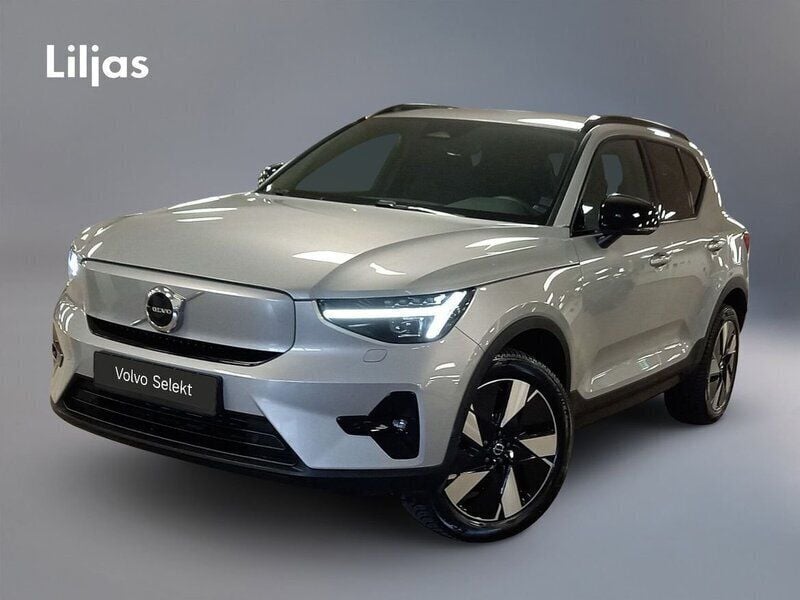 Silver Begagnad 2024 Volvo XC40 Plus SUV | 479 000 kr (Bra pris) - Bild 1/3