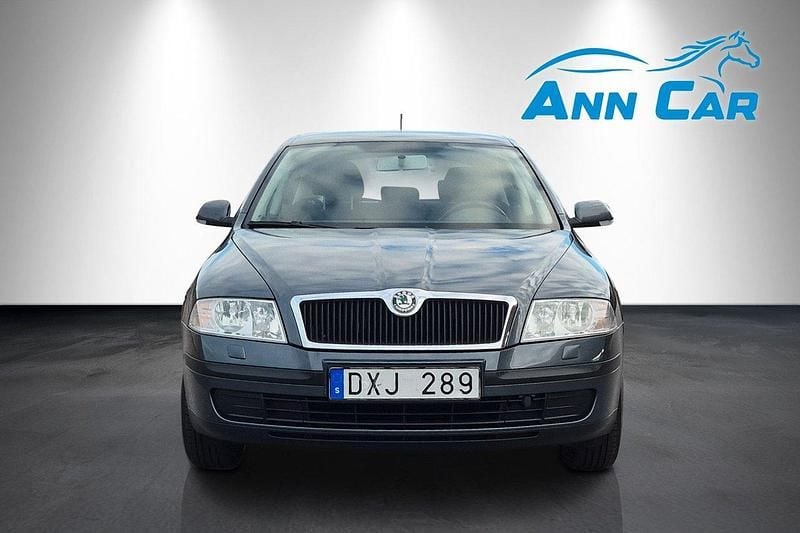 Mörkgrå Begagnad 2008 Skoda Octavia Halvkombi | 39 900 kr (Lite dyr) - Bild 1/4