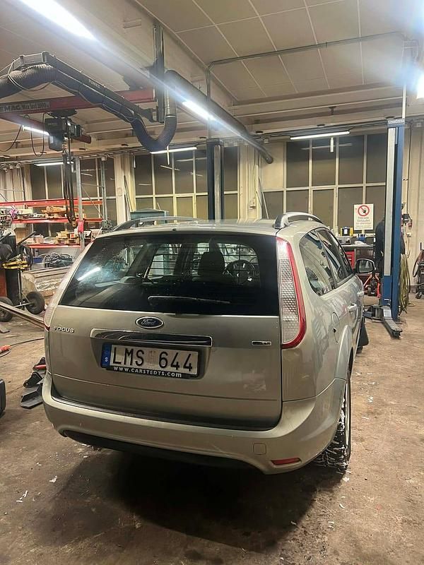 Begagnad Ford Focus 109 HK (80 kW) 2010 Kombi