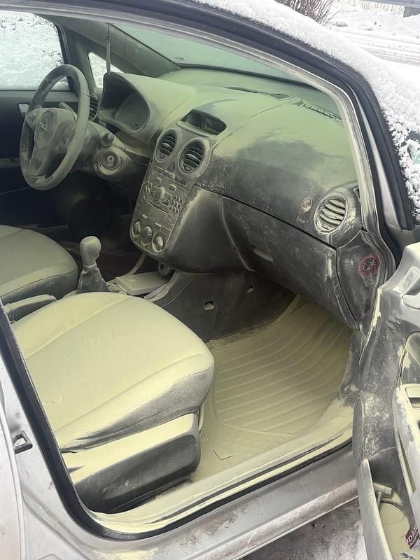 Begagnad Opel Corsa 2008 Halvkombi