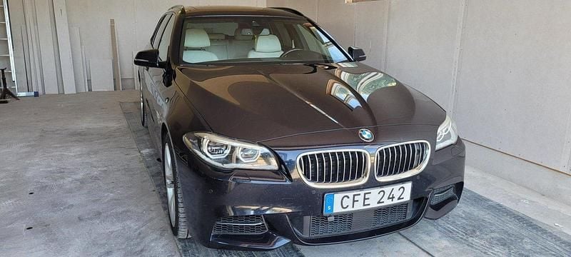 Svart Begagnad 2016 BMW 535 M Sport Kombi | 299 000 kr (Lite dyr) - Bild 1/4