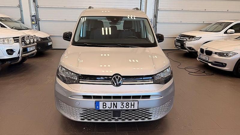 Begagnad VW Caddy Life 114 HK (83 kW) 2022 Silvermetallic Minibuss