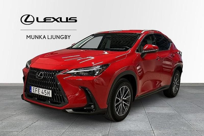 Begagnad Lexus NX350h Business Edition 242 HK (177 kW) 2023 Röd SUV