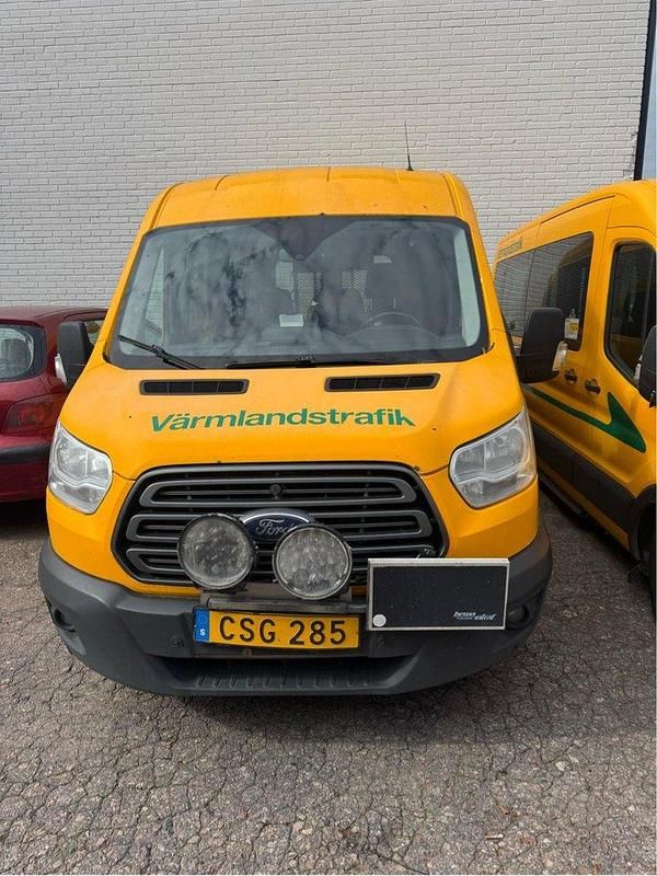 Gul Begagnad 2018 Ford Transit Kombi | 125 000 kr - Bild 1/4