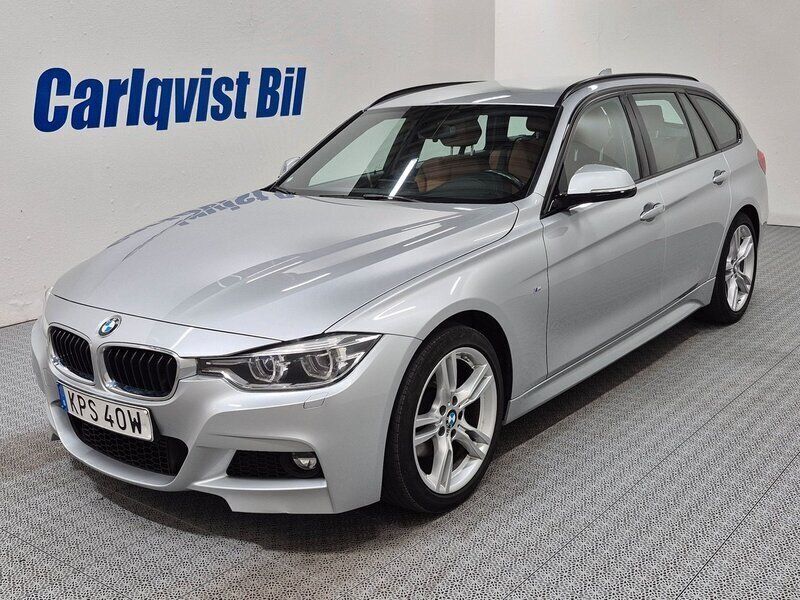 Silver metallic Begagnad 2019 BMW 320 M Sport Kombi | 299 000 kr (Bra pris) - Bild 1/4