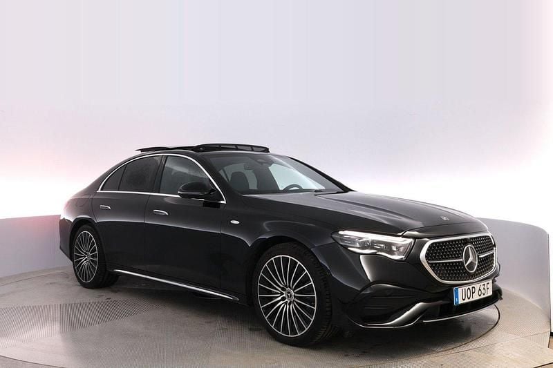 Svart Begagnad 2025 Mercedes E400 Sedan | 915 000 kr - Bild 1/4