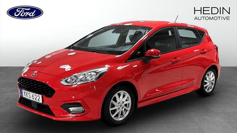 Röd Begagnad 2018 Ford Fiesta Halvkombi | 129 900 kr (Lite dyr) - Bild 1/4