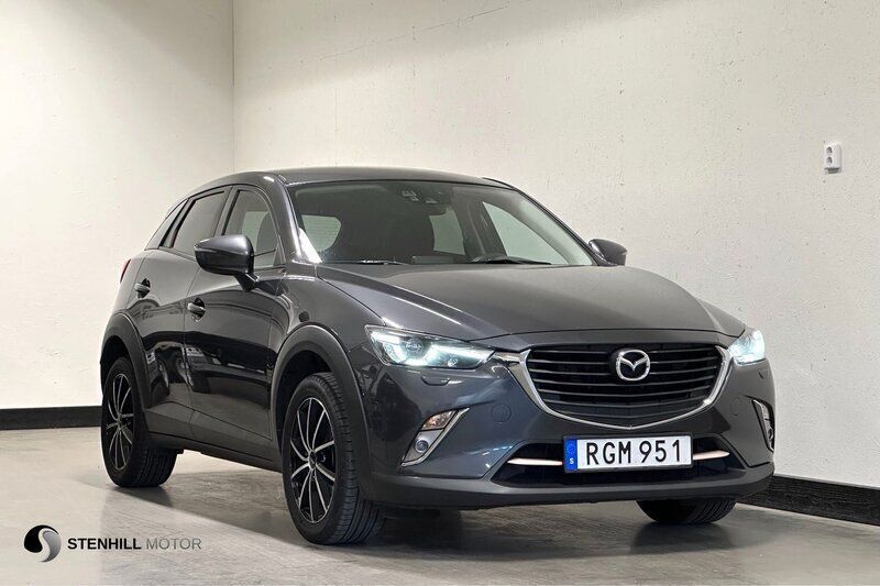 Grå (grå metallic) Begagnad 2017 Mazda CX-3 Vision SUV | 129 900 kr (Bra pris) - Bild 1/4