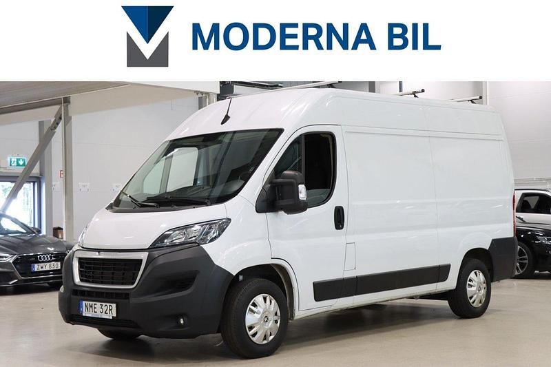 Vit Begagnad 2022 Peugeot Boxer Van | 258 750 kr (Marknadspris) - Bild 1/4