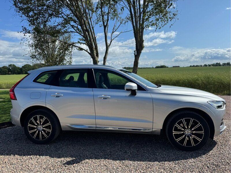 Silver Begagnad 2018 Volvo XC60 Inscription SUV | 315 000 kr (Bra pris) - Bild 1/4