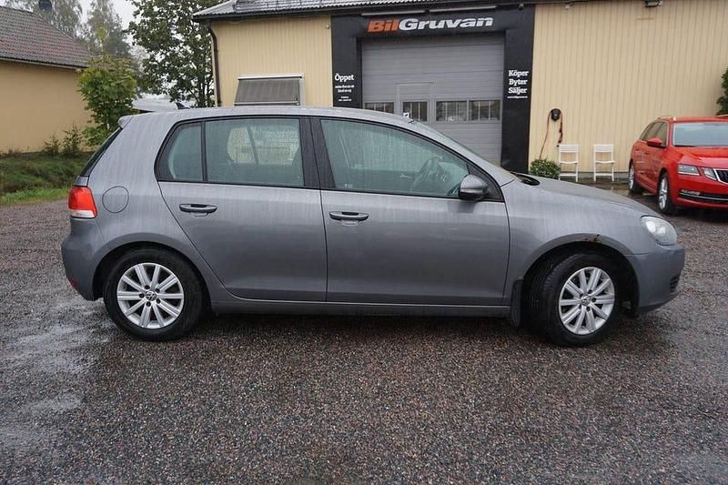 Begagnad VW Golf VII 105 HK (77 kW) 2011 Grå Halvkombi