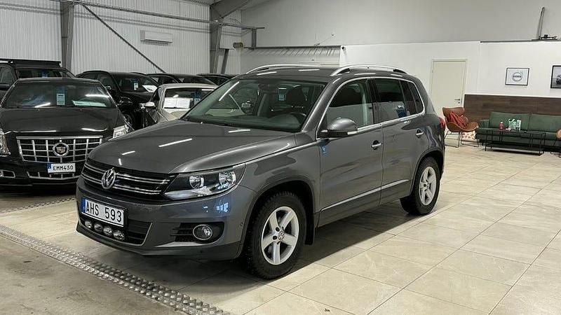 Begagnad VW Tiguan Sportline 160 HK (117 kW) 2012 Mörkgrå SUV