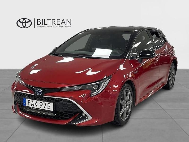 Röd Begagnad 2019 Toyota Corolla Executive Halvkombi | 219 000 kr (Marknadspris) - Bild 1/3