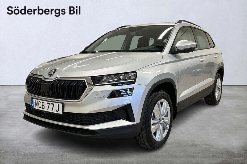 Silver (brilliant silver metallic) Ny 2025 Skoda Karoq Selection SUV | 380 200 kr (Marknadspris) - Bild 1/4