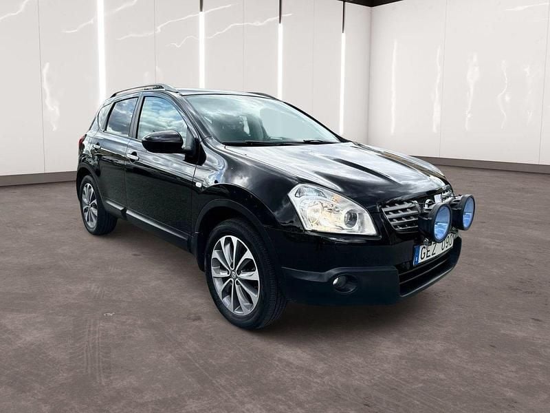 Svart Begagnad 2010 Nissan Qashqai SUV | 74 900 kr (Marknadspris) - Bild 1/4