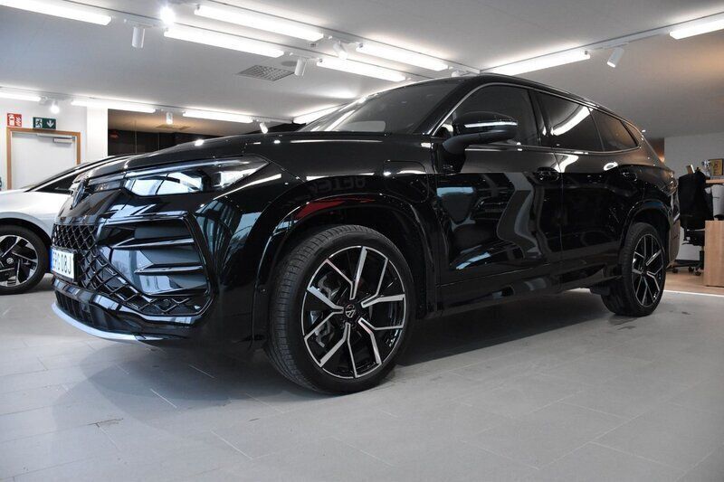 Svart Ny 2025 VW Tayron R-line Edition SUV | 683 700 kr (Dyr) - Bild 1/3