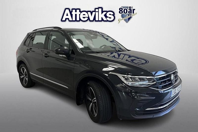 Grå Begagnad 2020 VW Tiguan Life SUV | 258 900 kr (Lite dyr) - Bild 1/4